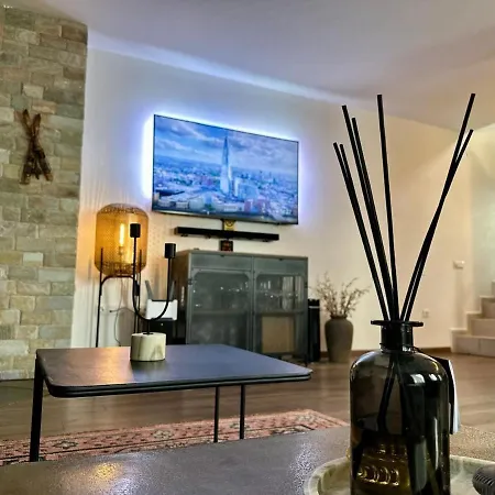 Villa Alpine View